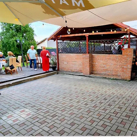 Michalsky Dvor Penzión pre hostí 3*